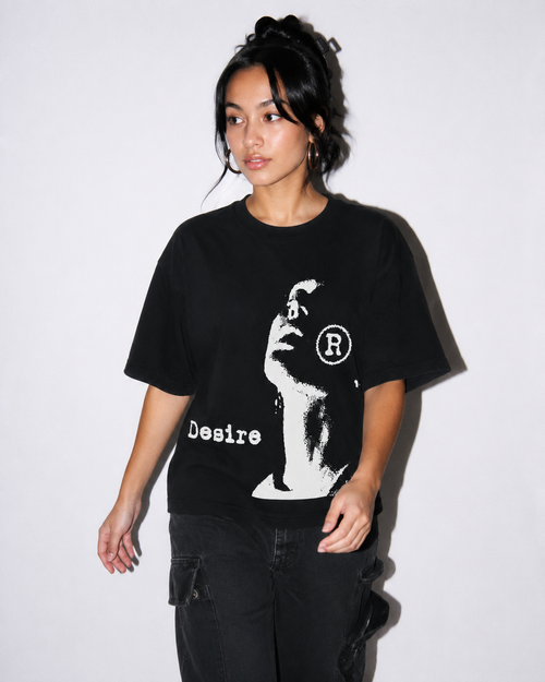 Relaxed-fit short sleeve with regular shoulders
